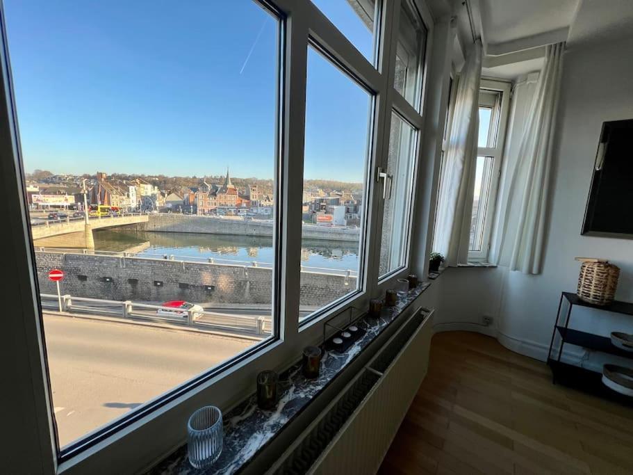 Bellevue - Grand Appartement Pour 5 Sur Les Quais De La Meuse เลียจ ภายนอก รูปภาพ