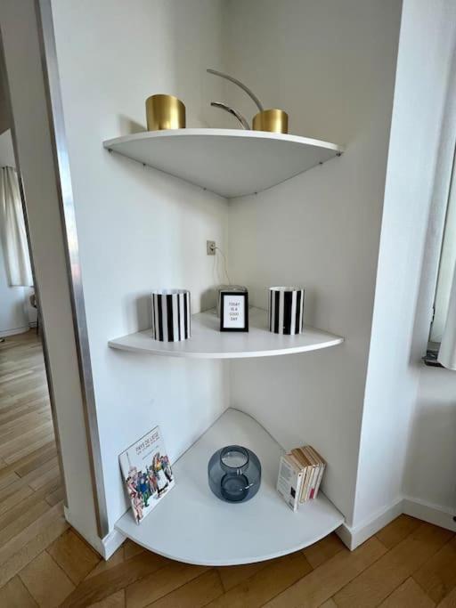 Bellevue - Grand Appartement Pour 5 Sur Les Quais De La Meuse เลียจ ภายนอก รูปภาพ