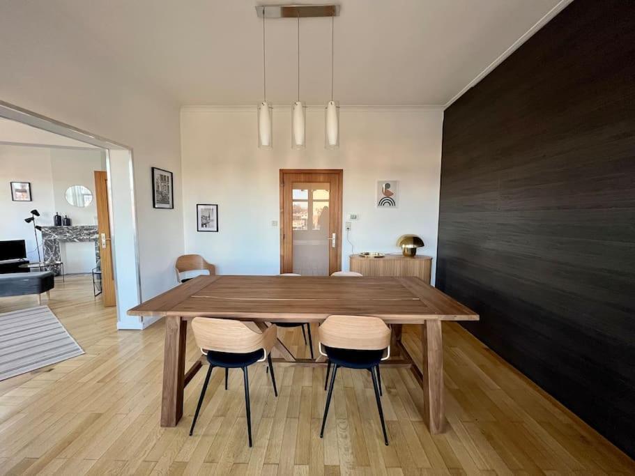 Bellevue - Grand Appartement Pour 5 Sur Les Quais De La Meuse เลียจ ภายนอก รูปภาพ