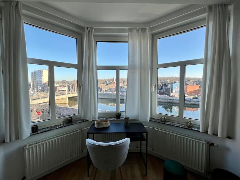 Bellevue - Grand Appartement Pour 5 Sur Les Quais De La Meuse เลียจ ภายนอก รูปภาพ