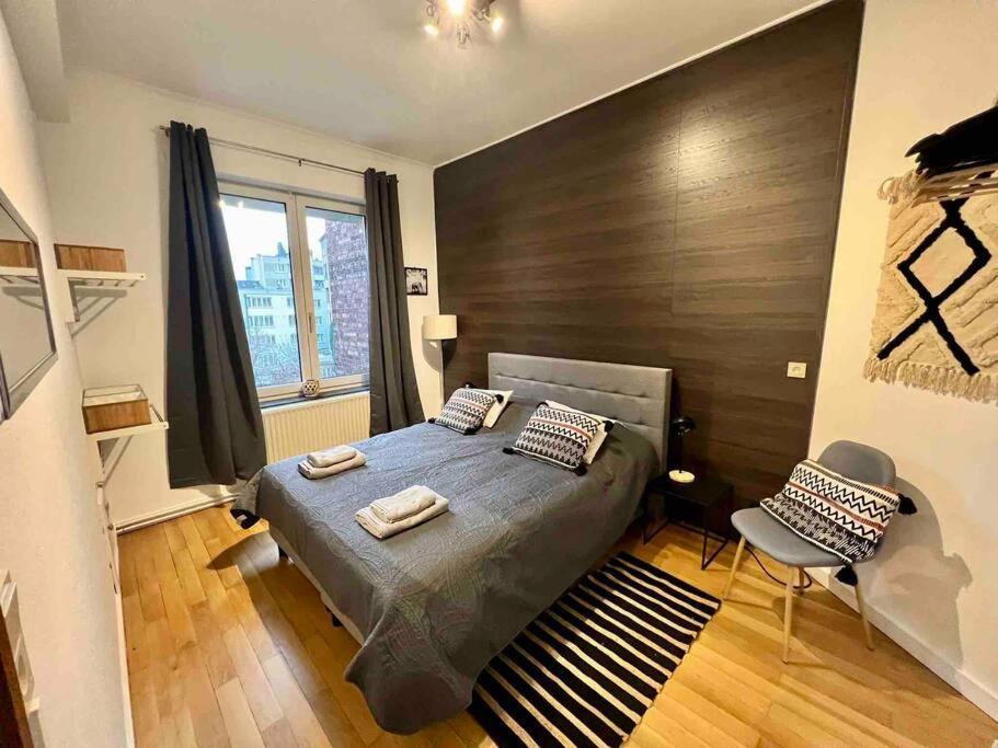Bellevue - Grand Appartement Pour 5 Sur Les Quais De La Meuse เลียจ ภายนอก รูปภาพ