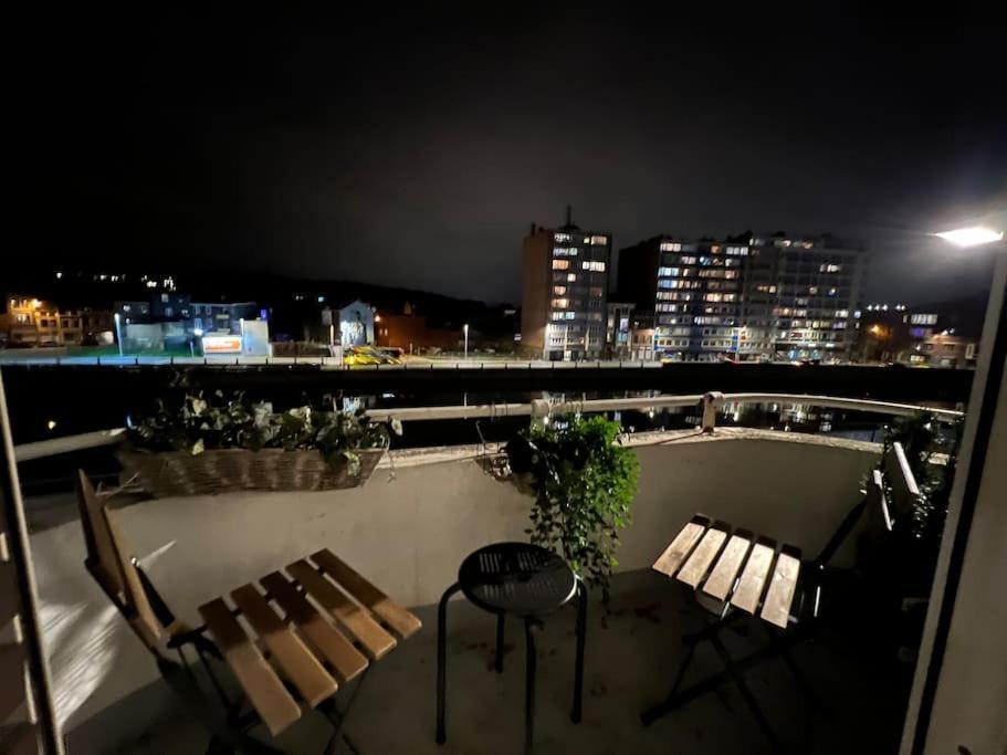Bellevue - Grand Appartement Pour 5 Sur Les Quais De La Meuse เลียจ ภายนอก รูปภาพ