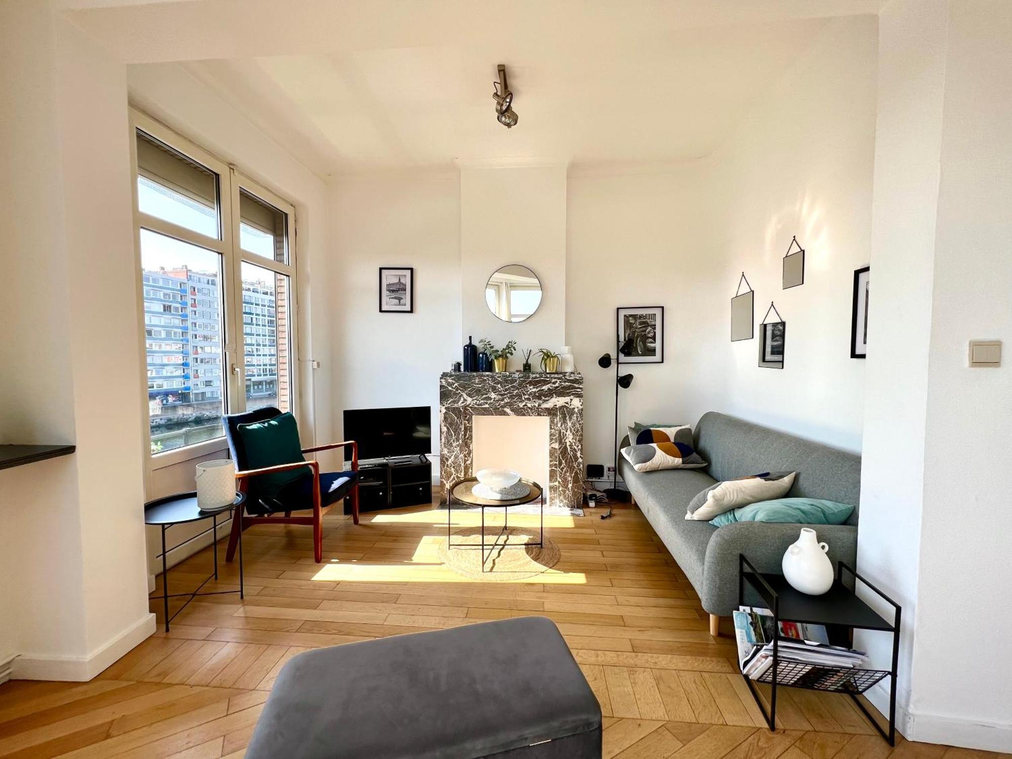 Bellevue - Grand Appartement Pour 5 Sur Les Quais De La Meuse เลียจ ภายนอก รูปภาพ